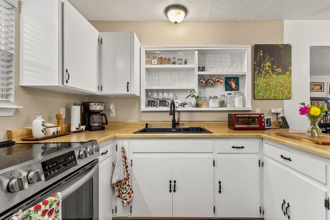 Building Photo - 467 Burr Oak Ln