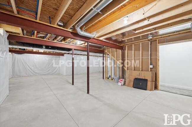Building Photo - 1038 Stoneleigh Rd