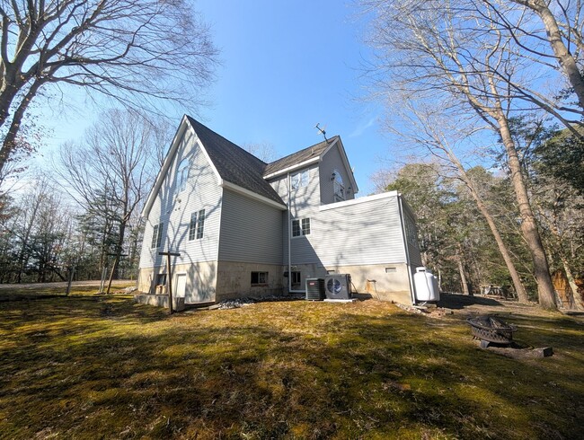 Building Photo - 8522 Croaker Rd