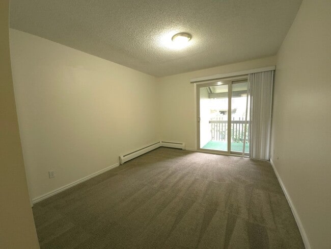Building Photo - 2707 Valmont Rd