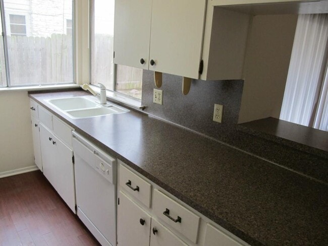 Building Photo - 8111 Ceberry Dr