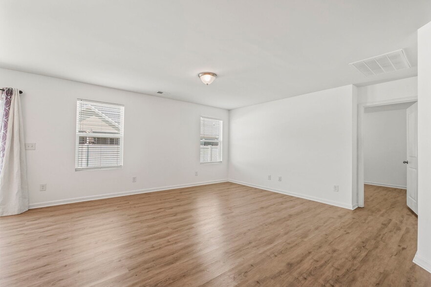 Building Photo - 1789 Sapphire Dr
