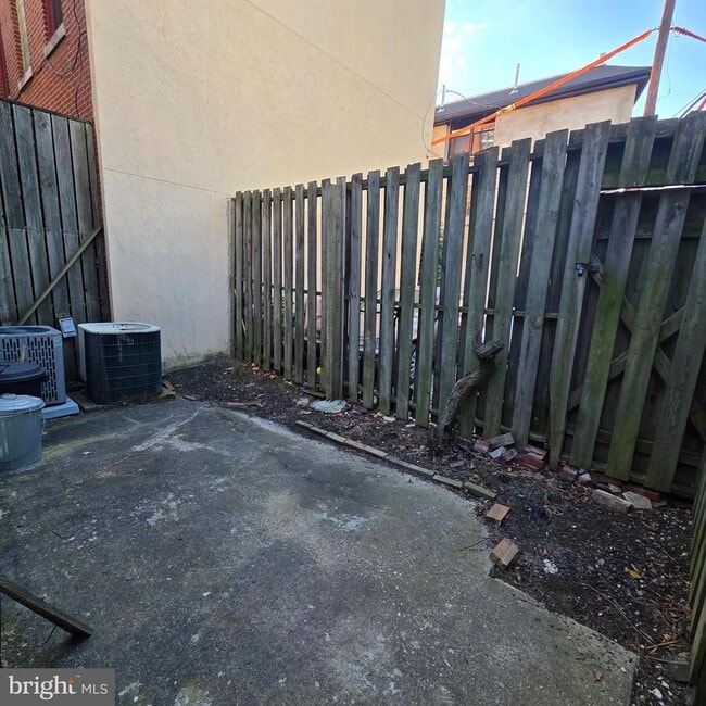 Building Photo - 740 E Passyunk Ave