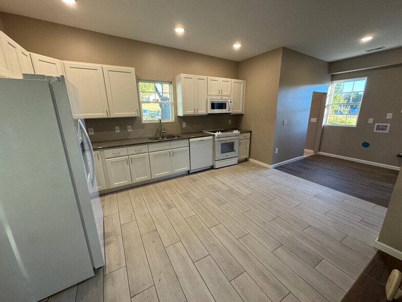 Building Photo - 1203 Bethpage Rd