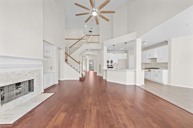 Building Photo - 6214 Laguna Del Rey Dr