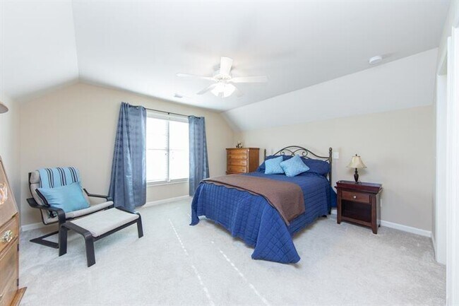 Building Photo - 8580 Village School Dr