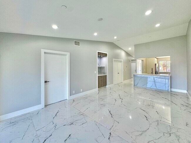 Building Photo - 340 NW 67th St