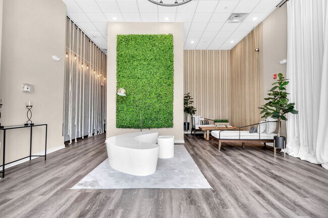 Building Photo - STUNNING MIDTOWN 2BED 2BATH