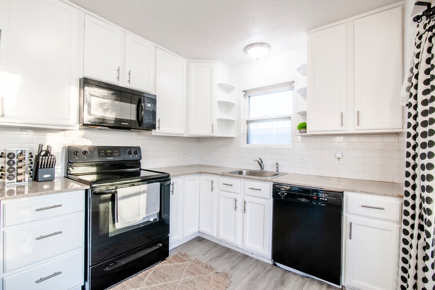 Fully equipped kitchen - 1895 S 200 E