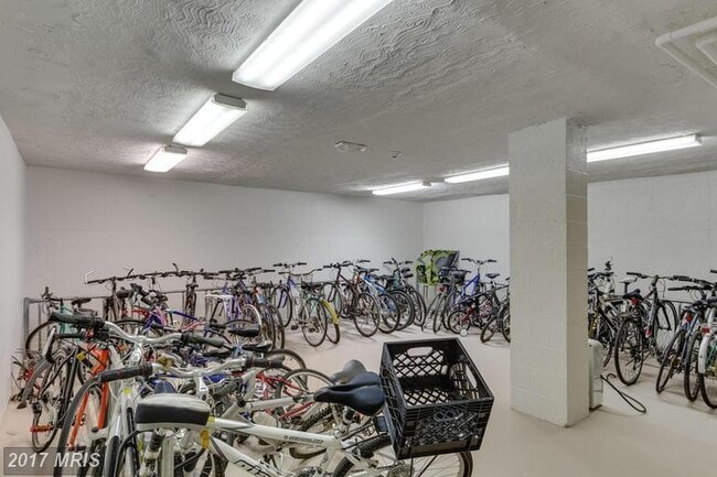 Building Photo - 1730 Arlington Blvd