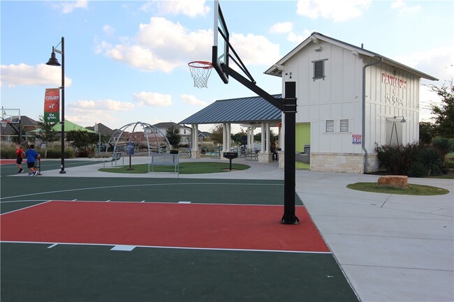 Building Photo - 589 Peace Dr