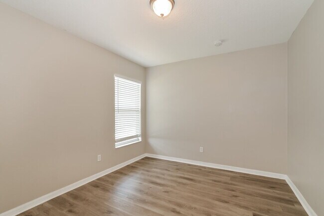 Building Photo - 803 Shore Breeze Way