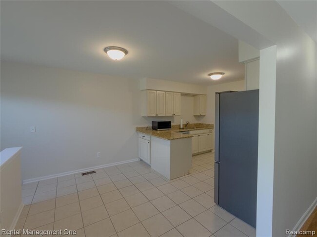 Building Photo - 11575 Lynhurst Dr