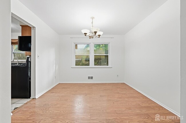Building Photo - 30 Brookside Rd