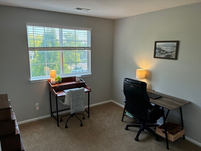 Building Photo - Beautiful 3-Bedroom, 2.5-Bathroom 2-Story ...