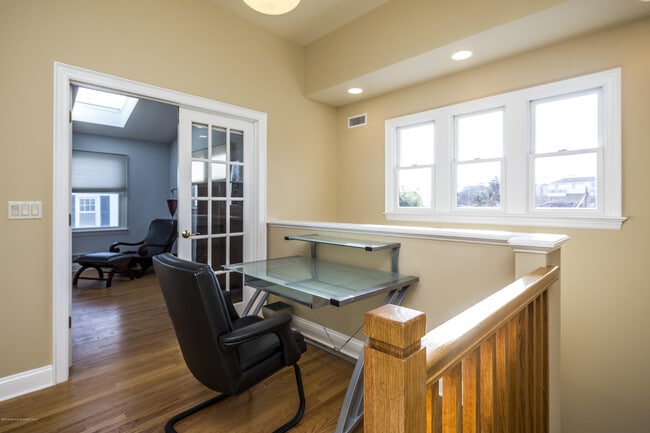 Building Photo - 41 White St