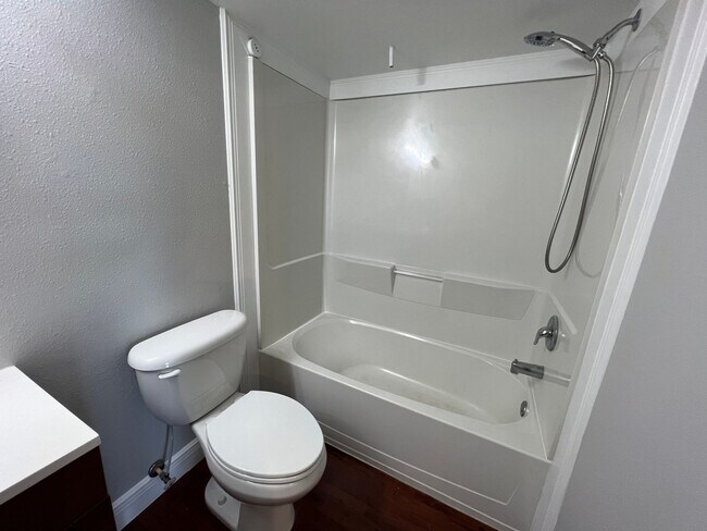 Building Photo - 364 Northpointe Ct