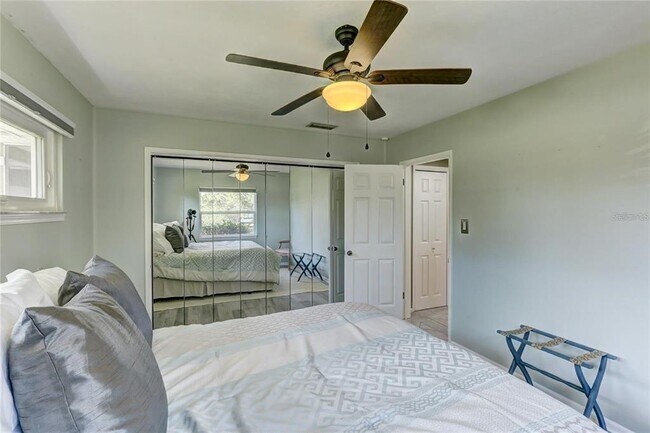 Building Photo - 711 Whitfield Ave