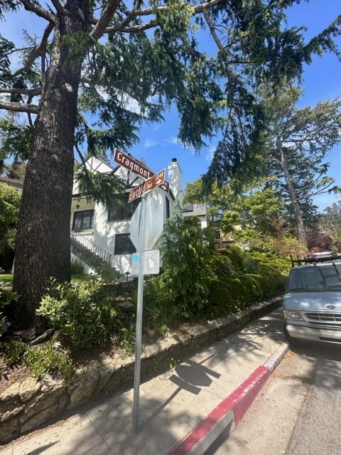 Building Photo - 1041 Cragmont Ave