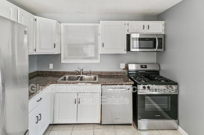Building Photo - 17561 Hillside Ave