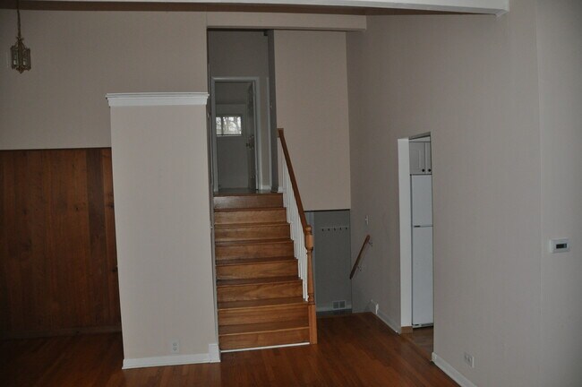 Building Photo - 504 Michael Manor