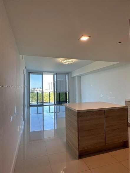 Building Photo - 16385 Biscayne Blvd