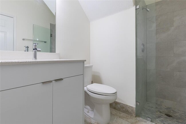 Building Photo - 5622 NW 112th Ct