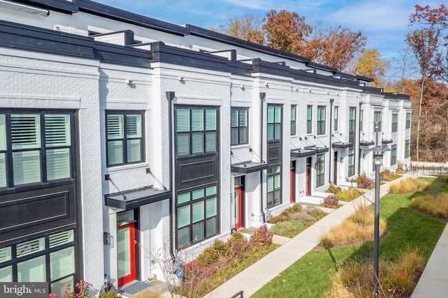 Building Photo - 11382 Emerald Park Rd