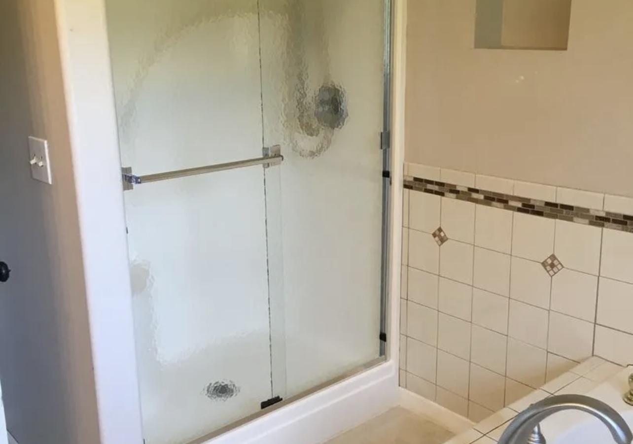 Primary bath - 919 E McLeod Rd