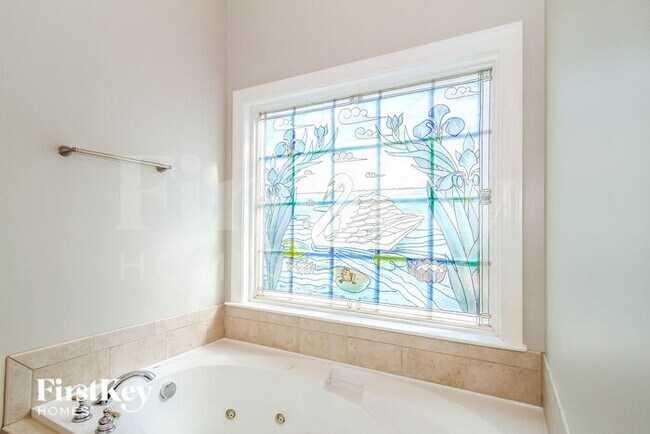 Building Photo - 2750 Chestnut Ridge Dr