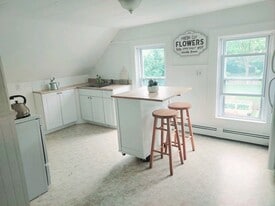 Building Photo - 50 Oliver St