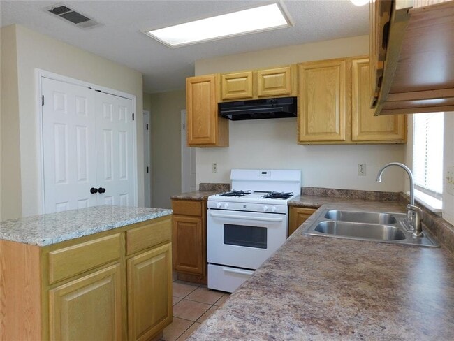 Building Photo - 716 Camp Fire Trail