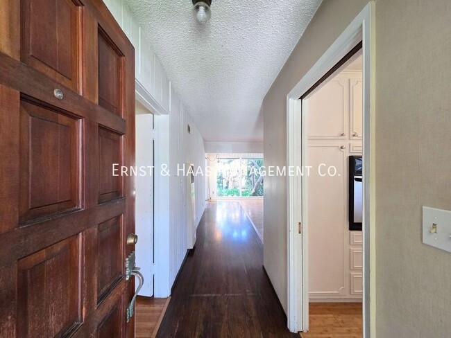 Building Photo - 2080 Senasac Ave