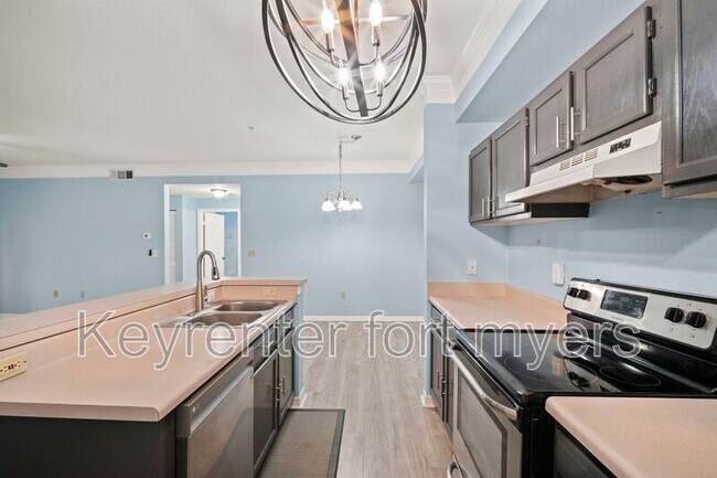 Building Photo - 11530 Villa Grand