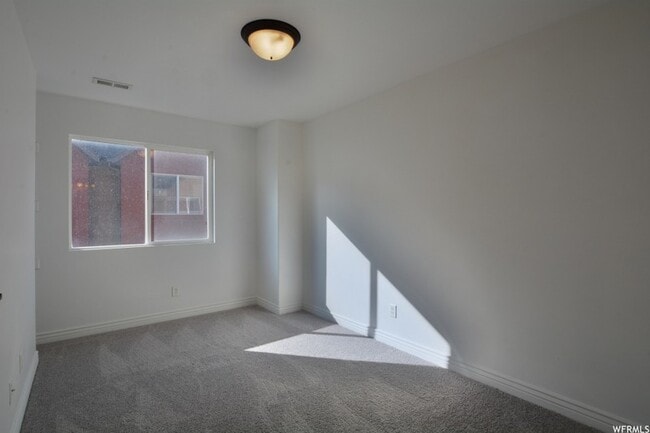 Building Photo - 286 S 810 W