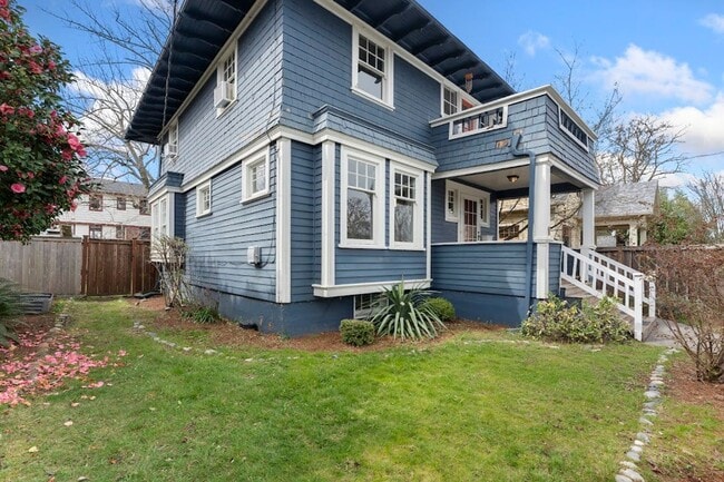 Building Photo - Stunning Craftsmen Beauty 3/1.5  bath 2000 sf! -ALBERTA/CONCORDIA