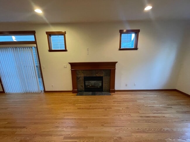 Building Photo - Gorgeous 3 bedroom Home for Rent in Edmonds