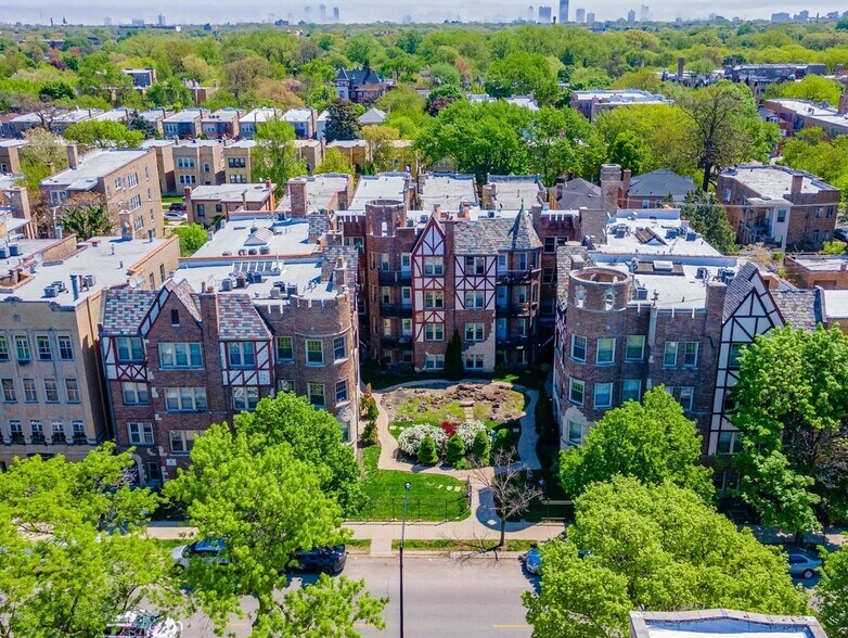 Building Photo - 5717 N Kimball Ave
