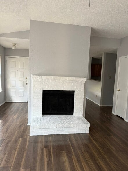 Building Photo - 3060 Gregory Ln