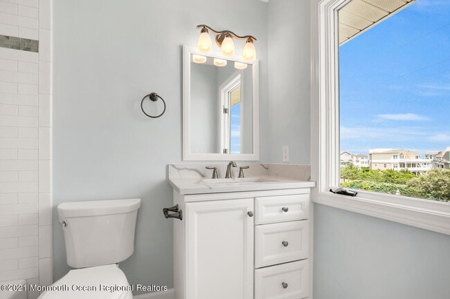 Building Photo - 1332 Ocean Ave