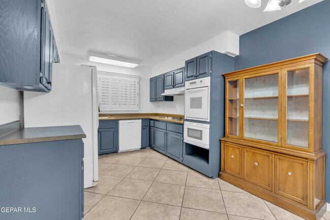 Building Photo - 4200 Wallington Dr