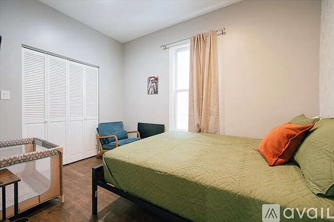 Building Photo - 2923 N Wisner Ave