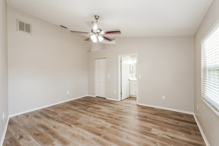 Building Photo - 914 Axlewood Cir