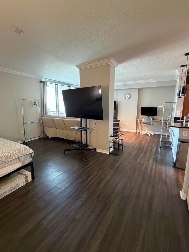 Building Photo - 600 S Dixie Hwy