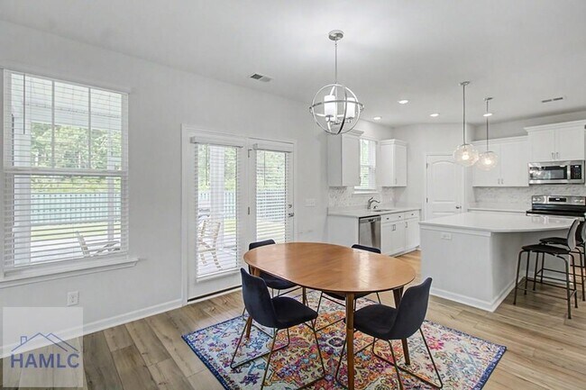 Building Photo - 160 Spring Hill Dr