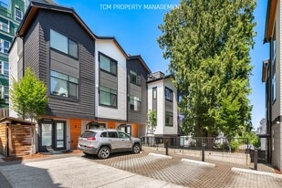 Building Photo - 2024E NE 85th St