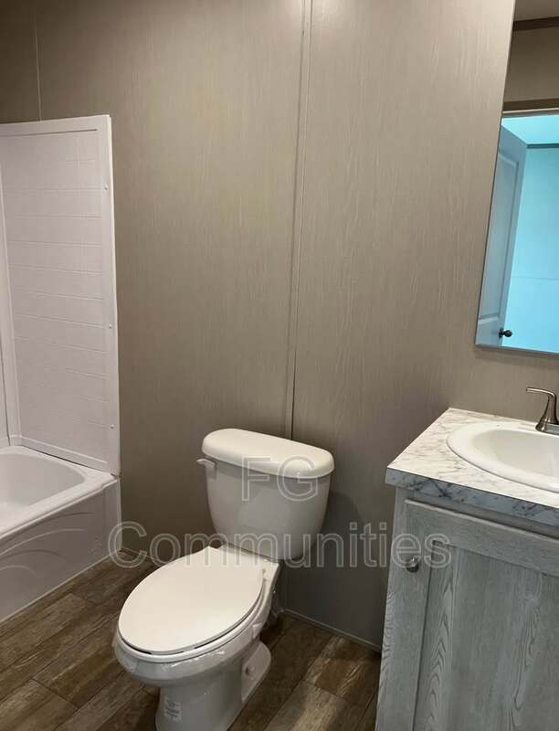 Building Photo - 141 David Dr