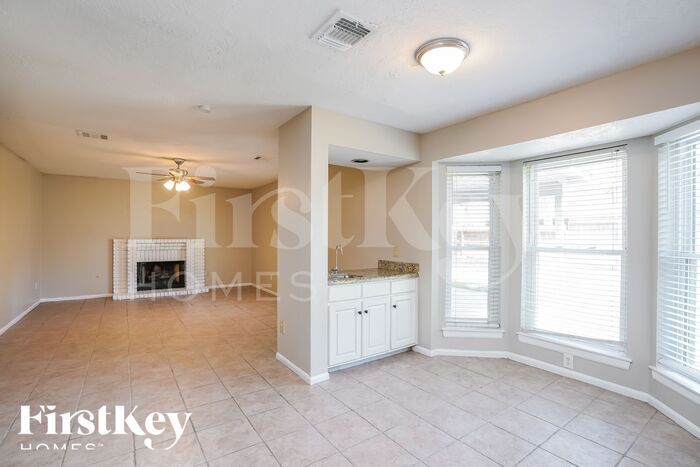 Building Photo - 7834 Sunny Ridge Dr