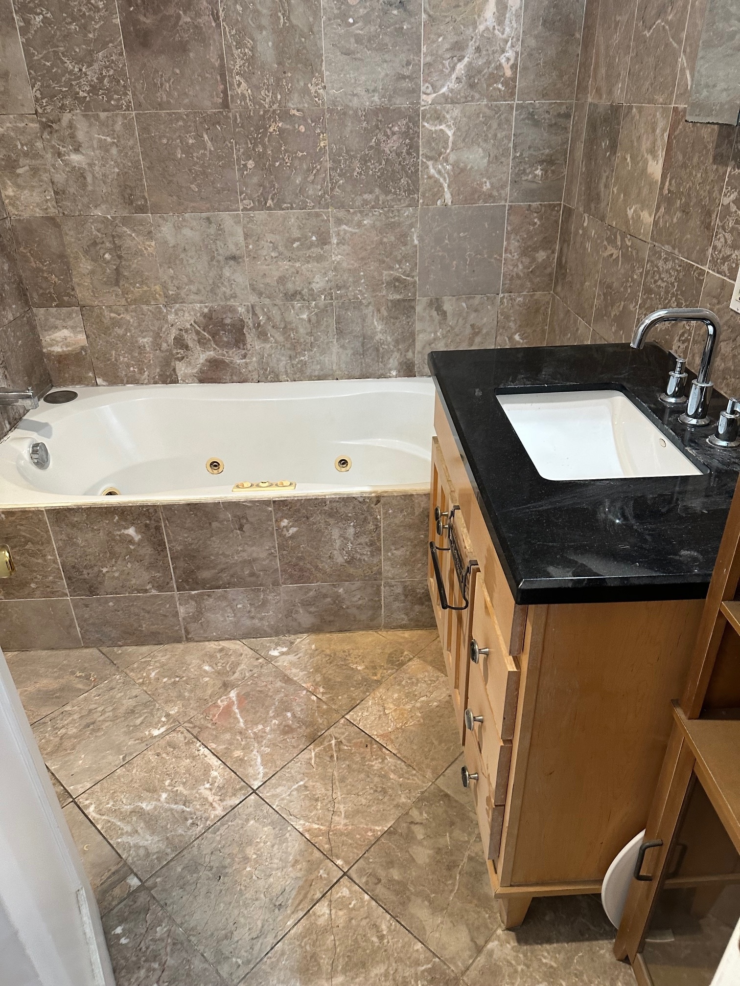 Hall bathroom - 1845 Reed Ave