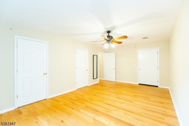 Building Photo - 127 Forest Dr